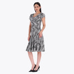 Petite Vestido de Rombos Escote en V Tejido Plano