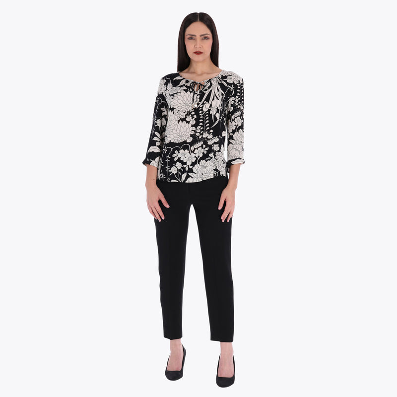 Petite Blusa Manga 3/4" con Detalle de Cintas al Frente Tejido Plano