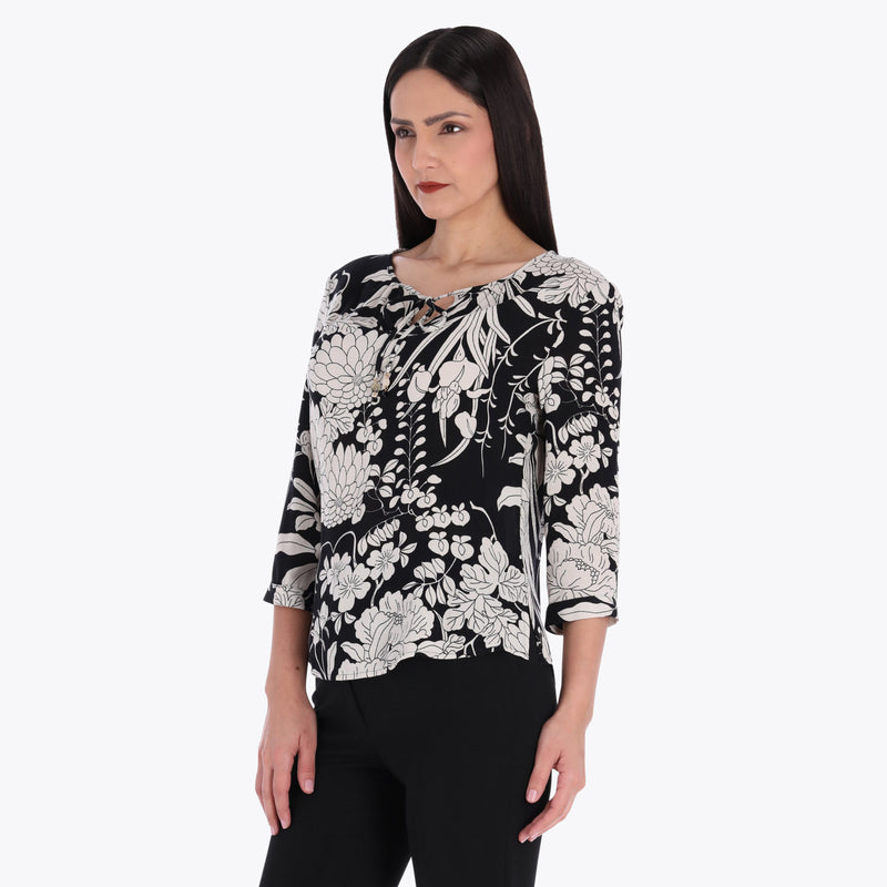 Petite Blusa Manga 3/4" con Detalle de Cintas al Frente Tejido Plano