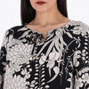 Petite Blusa Manga 3/4" con Detalle de Cintas al Frente Tejido Plano