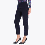 Pantalón Básico con Bolsas al Frente Tejido Plano