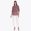 Petite Blusa Cuello Chino con Tablón al Frente Tejido Plano