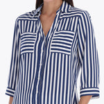 Blusa Camisera con Manga 3/4" Bolsas de Parche Tejido Plano