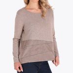 Sweater con Combinación Tipo Gamuza