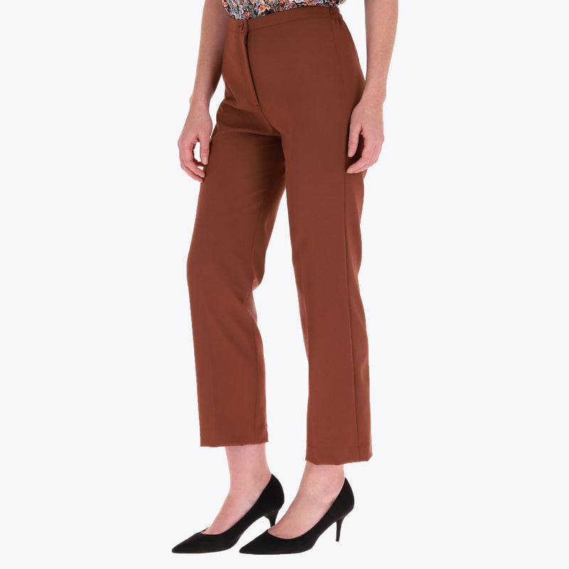 Pantalón con Ojalera al Frente y Elástico en Cintura
