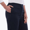 Pantalón con Elástico en Cintura y Bolsas Laterales en Raya de Gis
