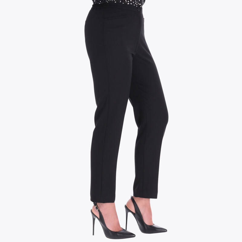 Pantalón con Bolsa Diagonal de Vivo y Elástico en Costados Tejido Plano