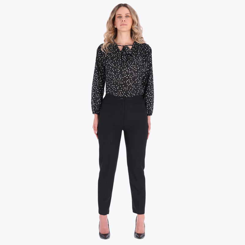 Pantalón con Bolsa Diagonal de Vivo y Elástico en Costados Tejido Plano