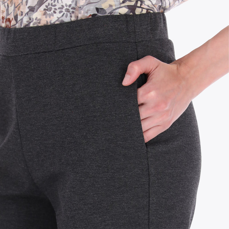 Pantalón en Tejido de Punto con Bolsas en los Costados