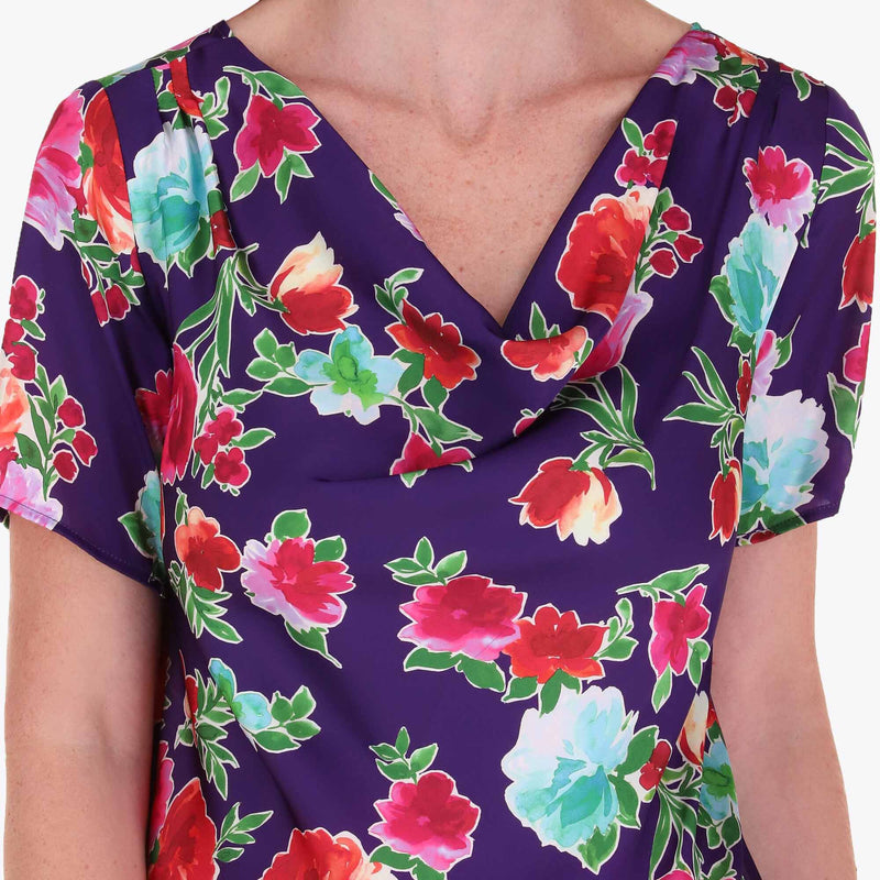 Blusa Satinada Manga Corta con Gorguera al Frente