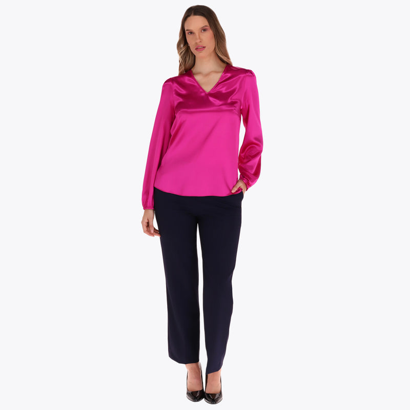 Blusa Satinada Escote en V Tablones en Hombro Elástico en Puños