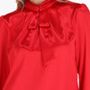 Blusa Satinada con Corbata Manga Larga Plisada en Hombros