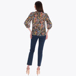 Blusa con Escarola En Cuello manga 3/4" en Tejido Plano
