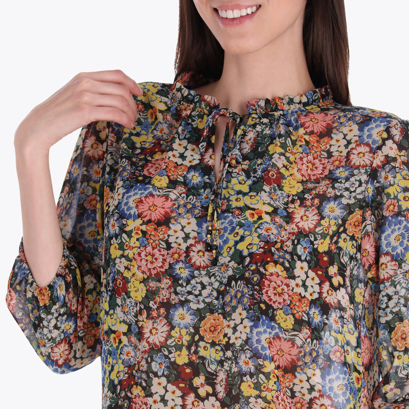 Blusa con Escarola En Cuello manga 3/4" en Tejido Plano