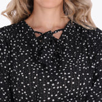 Blusa Escote en "V" con Corbata al Frente Tejido Plano