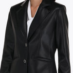 Blazer Efecto Piel con Stretch Solapa Escuadra