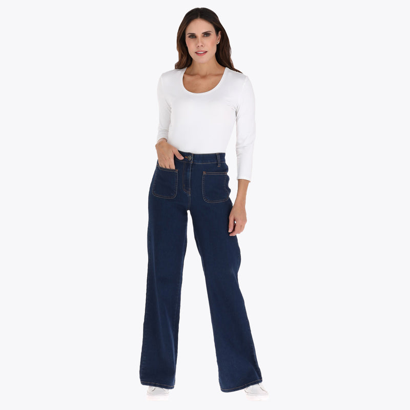 Jeans con Pierna Ancha y Detalle de Bolsas de Parche al Frente