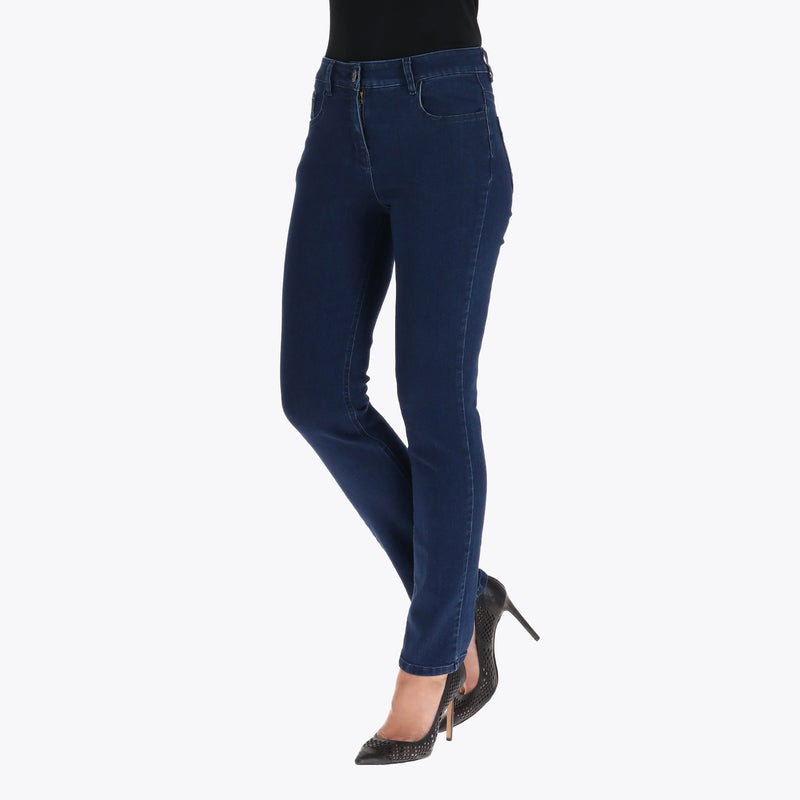 Jeans Corte Recto con Detalle de Bordado y Aplicación en Bolsas Mezclilla Stretch