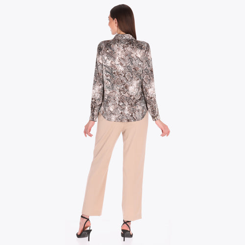 Blusa con Corbata en Satín Tejido Plano
