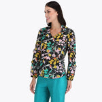 Blusa con Detalle de Escarola en Cuello y Manga en Tejido Plano