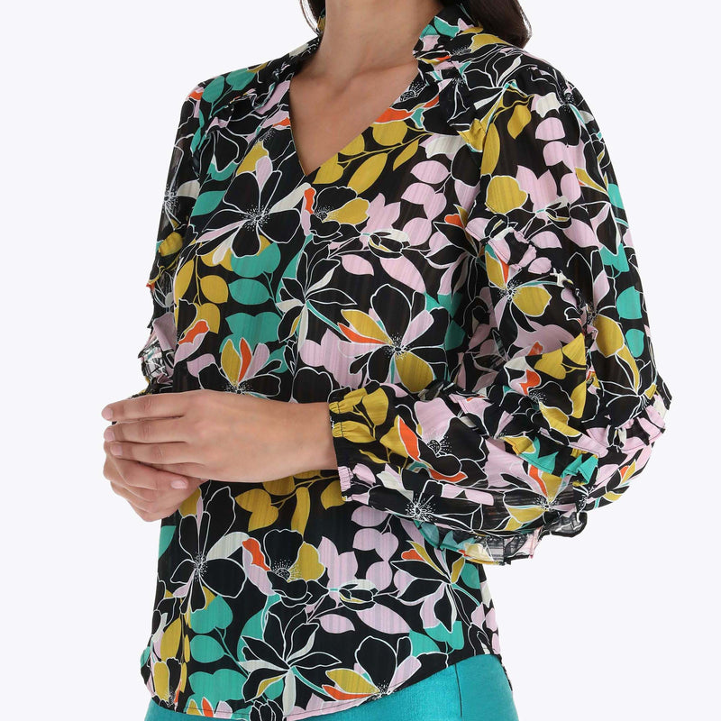 Blusa con Detalle de Escarola en Cuello y Manga en Tejido Plano
