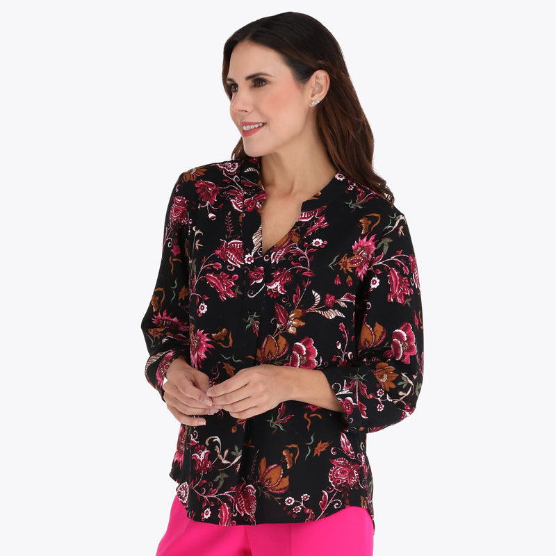 Blusa con Cuello Chino y un Tablón al Frente en Tejido Plano