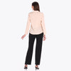 Blusa con Cuello Chino y Escarola al Frente Tejido Plano